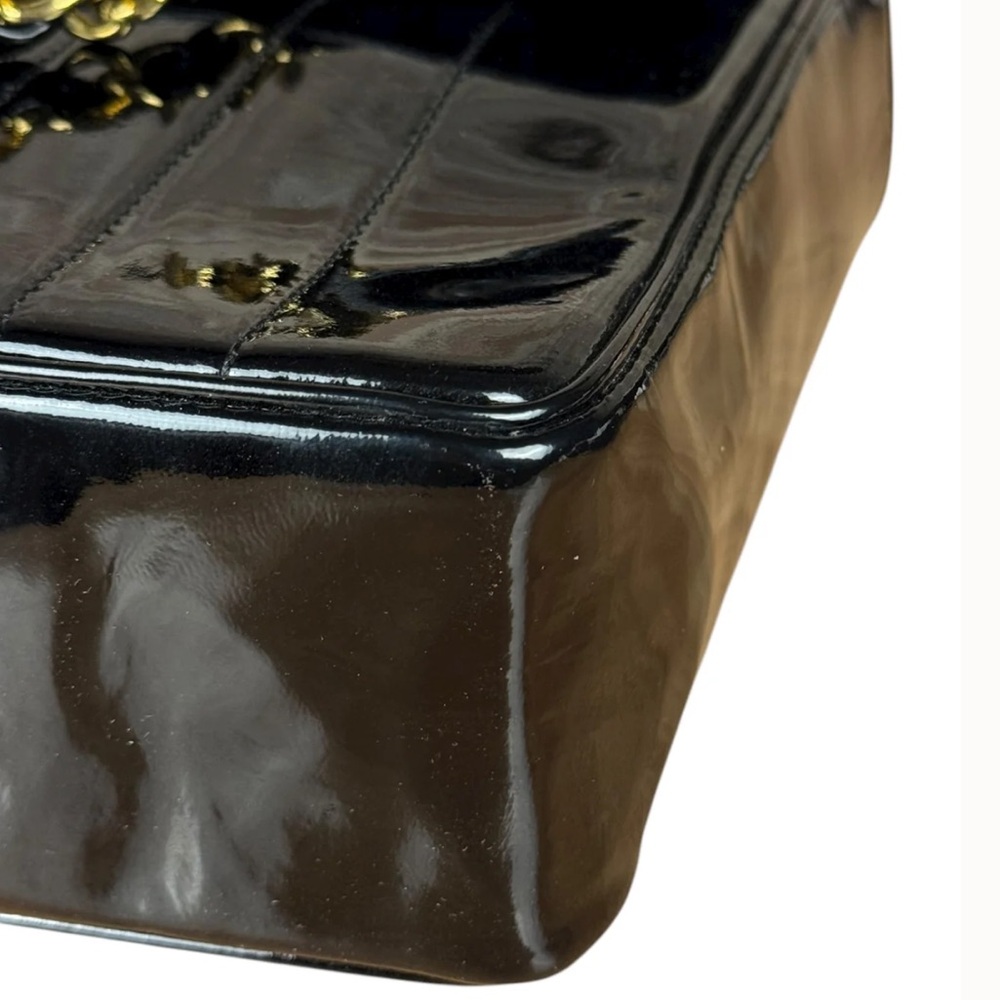 Chanel Vintage Jumbo Patent Shoulder Bag - Picture 11 of 12